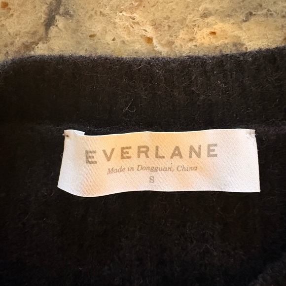 Everlane Tops - Everlane Cashmere sweater, size S